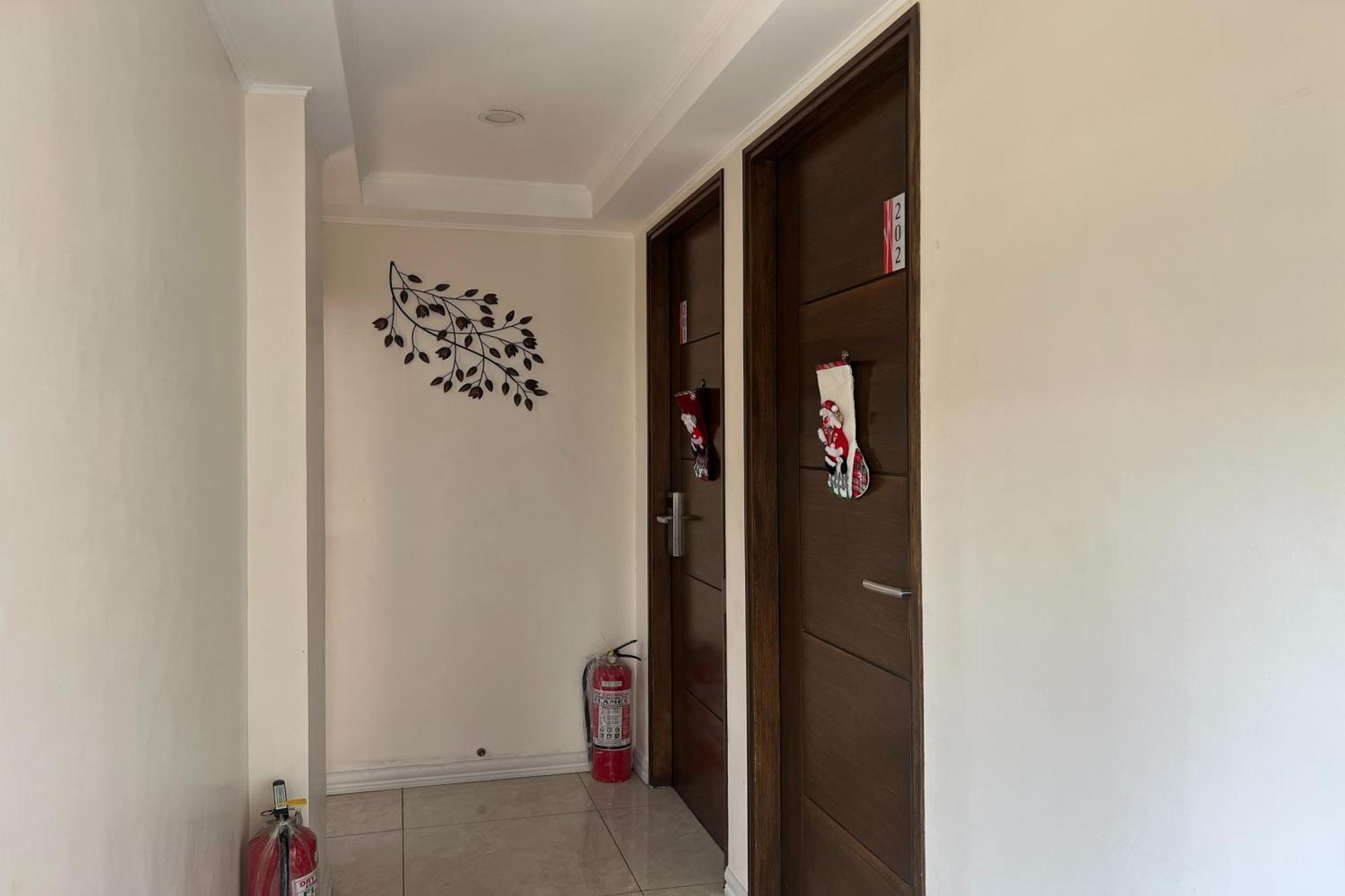 Khotel Near T3 Airport باساي المظهر الخارجي الصورة